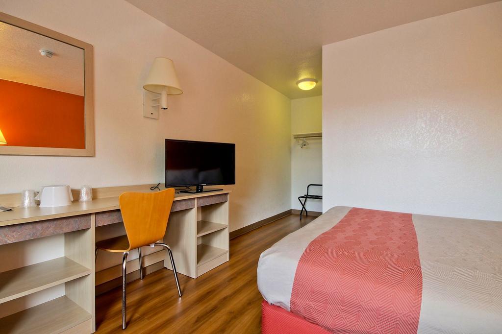 Travelodge By Wyndham Pompano Beach Bilik gambar