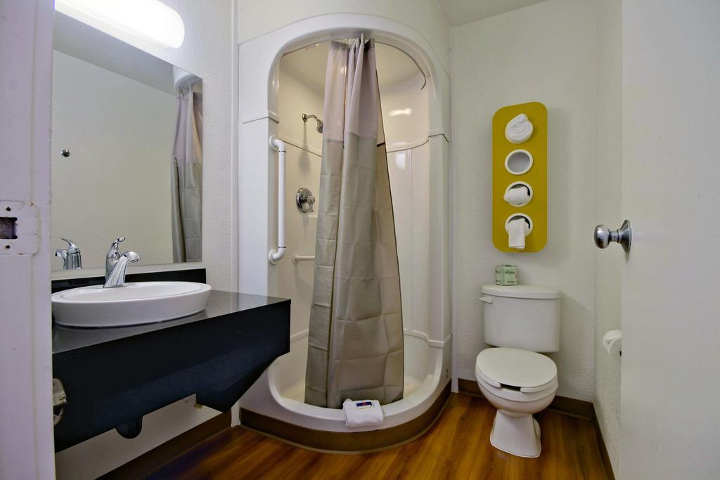 Travelodge By Wyndham Pompano Beach Bilik gambar
