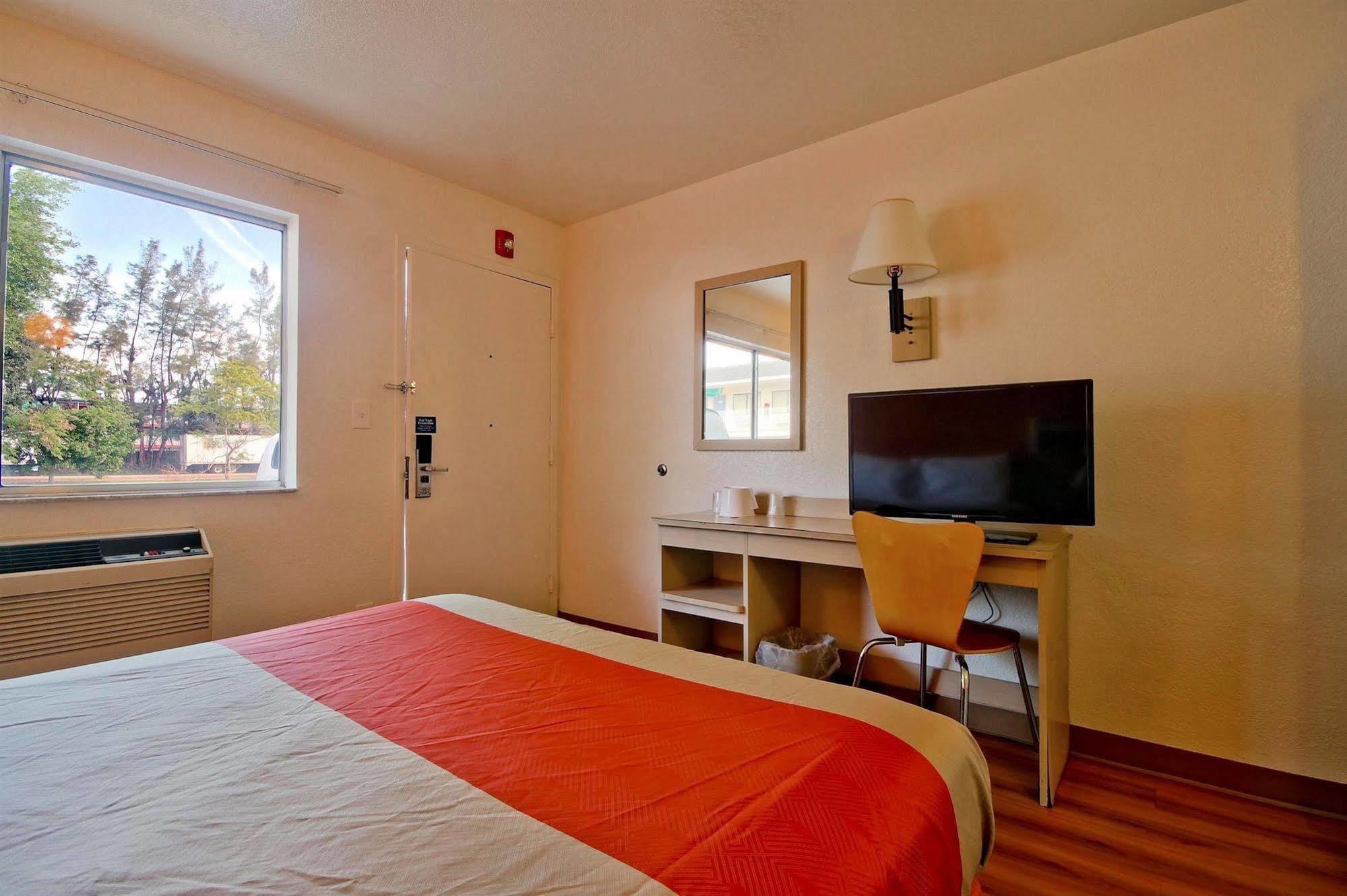 Travelodge By Wyndham Pompano Beach Luaran gambar