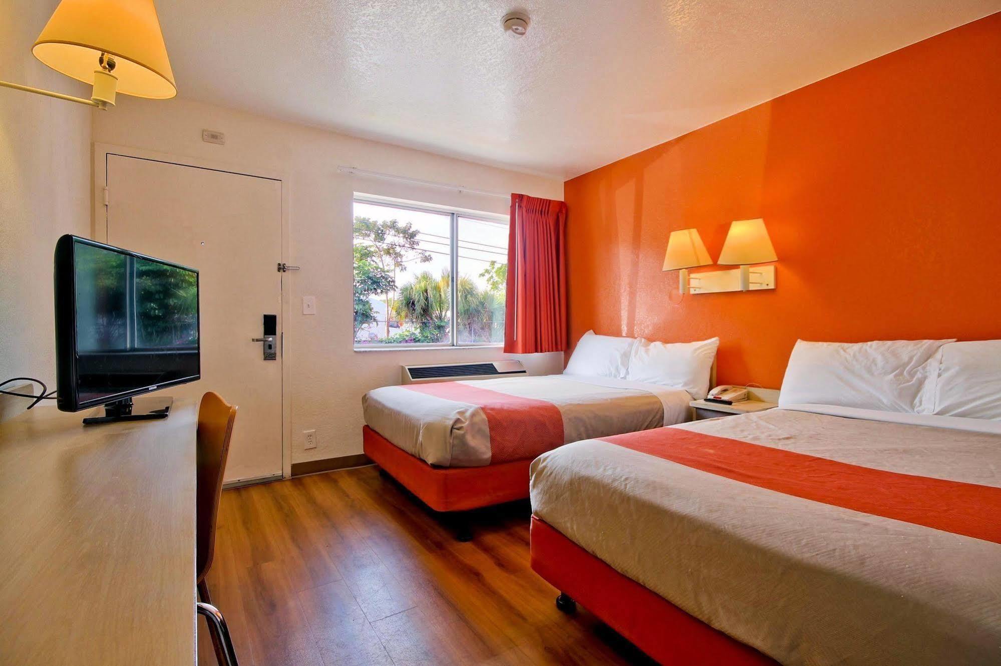 Travelodge By Wyndham Pompano Beach Luaran gambar