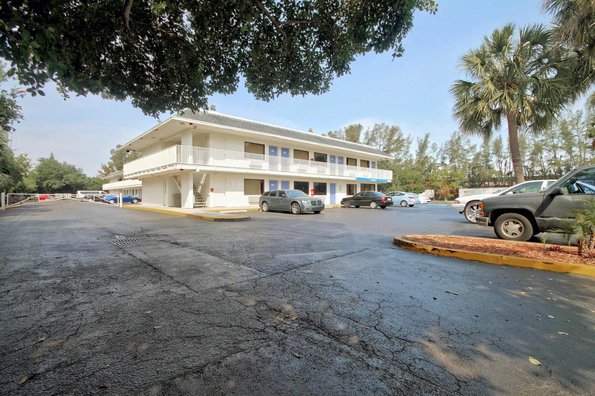 Travelodge By Wyndham Pompano Beach Luaran gambar