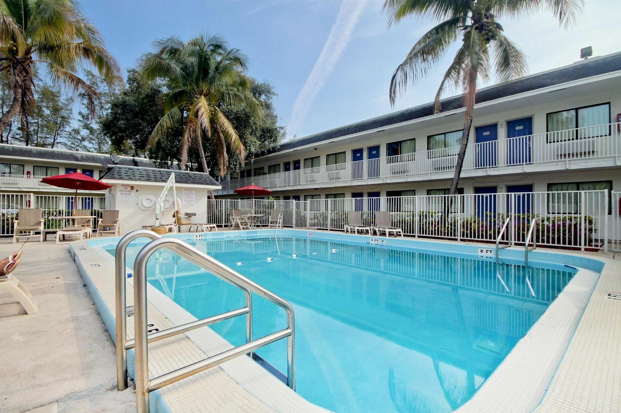 Travelodge By Wyndham Pompano Beach Luaran gambar