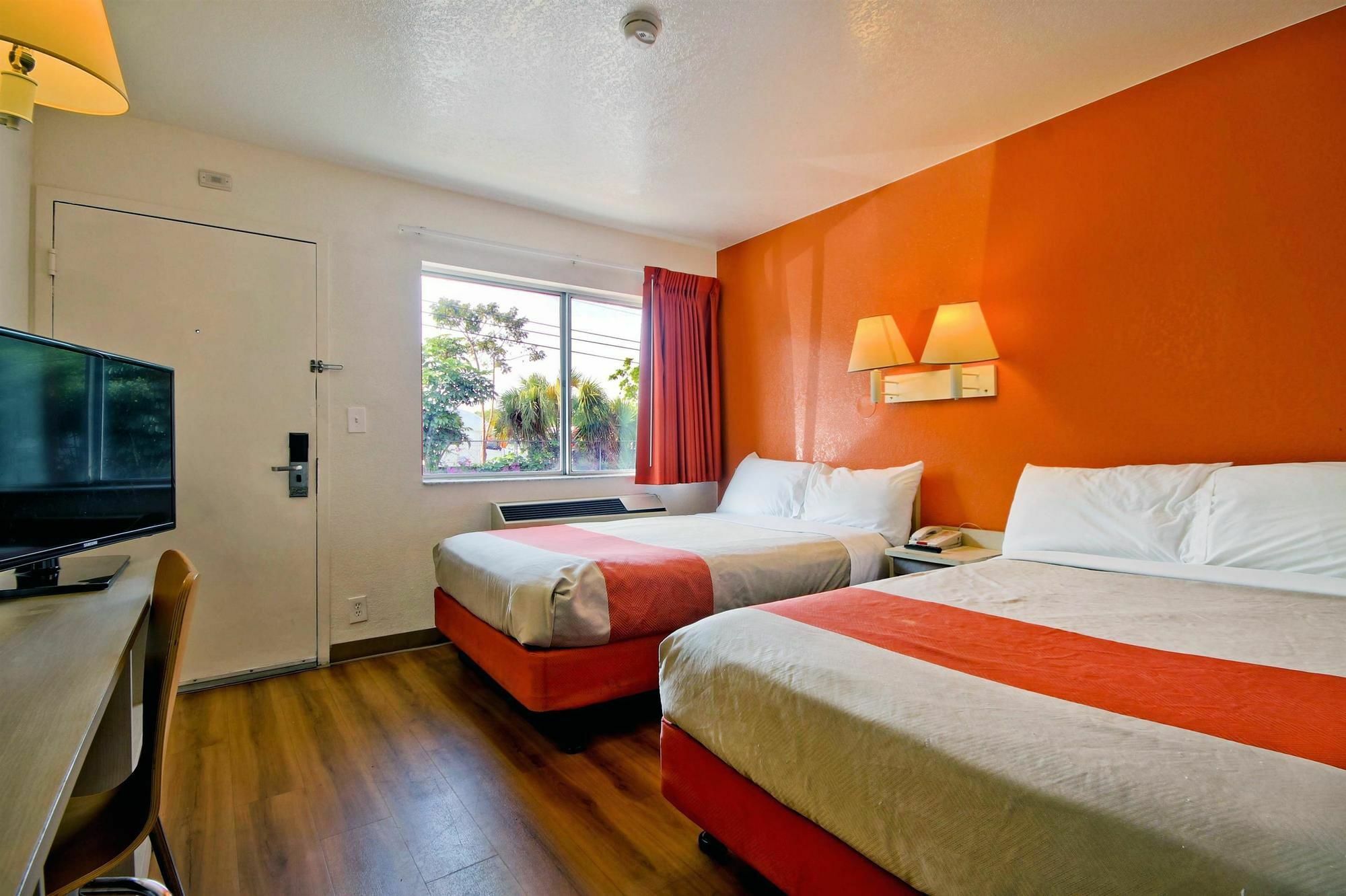 Travelodge By Wyndham Pompano Beach Luaran gambar