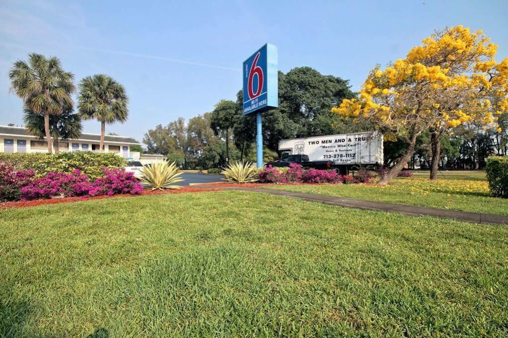 Travelodge By Wyndham Pompano Beach Luaran gambar